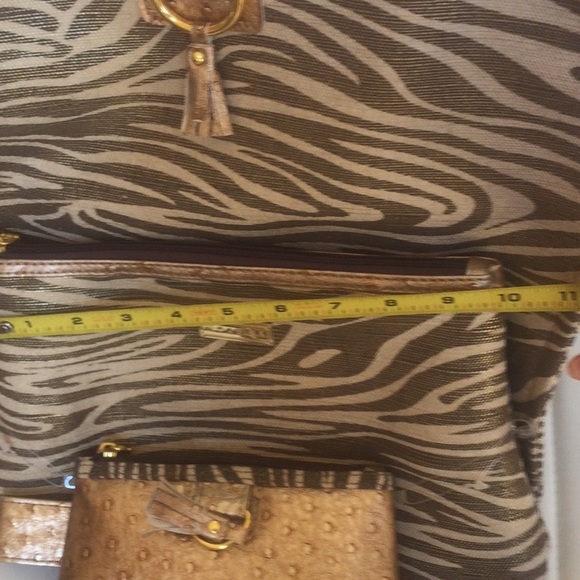 NWOT Modella Tote and Cosmetic Bags Brown/ Gold - Picture 11 of 16